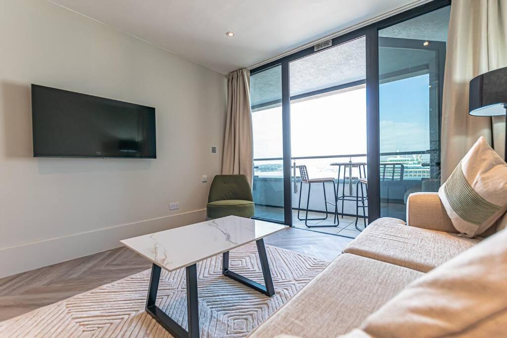 Luxurious 1 Bed - River View
